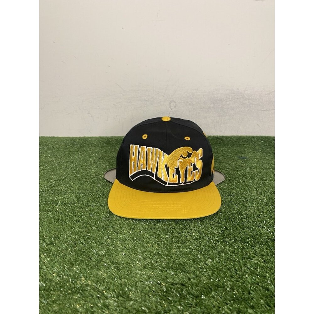 Vintage Iowa Hawkeyes hat cap snap back black yellow g cap the wave new mens 90s